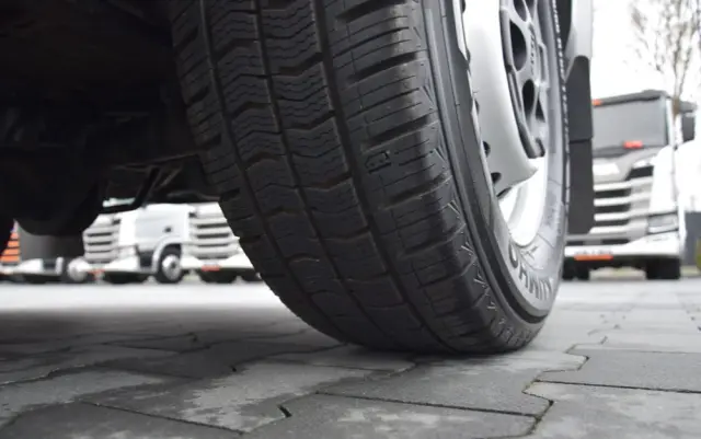 IVECO DAILY 35S12 / 2.3 - 120 KM / DOSTAWCZE / BLASZAK / KLIMA / TEMPOMAT / KLIMA / TRYB CITY / SERWISOWANY / SPROWADZONY Z NIEMIEC 