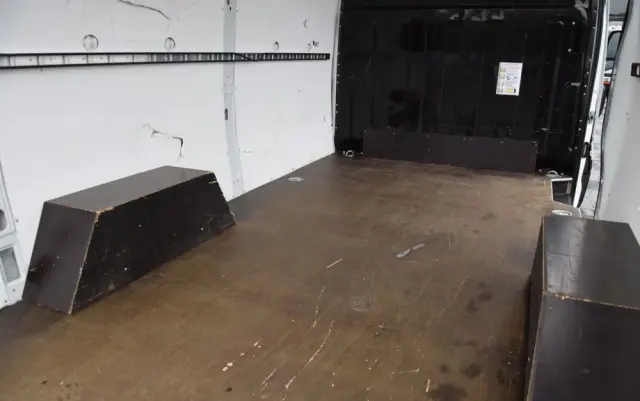 IVECO DAILY 35S12 / 2.3 - 120 KM / DOSTAWCZE / BLASZAK / KLIMA / TEMPOMAT / KLIMA / TRYB CITY / SERWISOWANY / SPROWADZONY Z NIEMIEC 