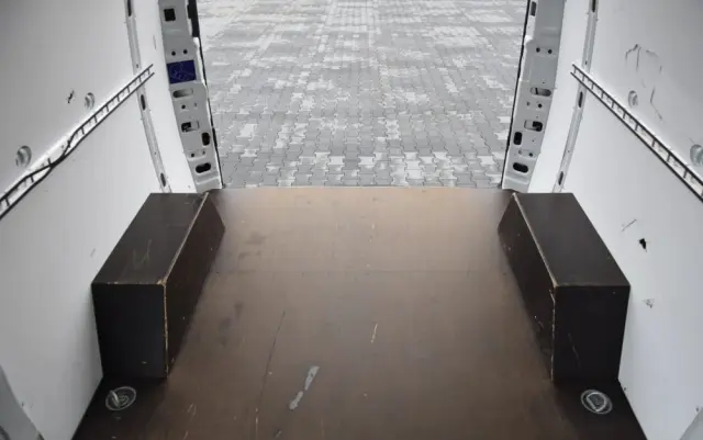 IVECO DAILY 35S12 / 2.3 - 120 KM / DOSTAWCZE / BLASZAK / KLIMA / TEMPOMAT / KLIMA / TRYB CITY / SERWISOWANY / SPROWADZONY Z NIEMIEC 