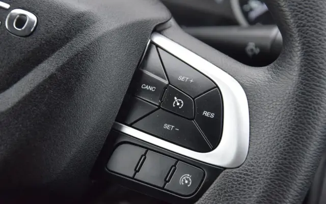 IVECO DAILY 35S12 / 2.3 - 120 KM / DOSTAWCZE / BLASZAK / KLIMA / TEMPOMAT / KLIMA / TRYB CITY / SERWISOWANY / SPROWADZONY Z NIEMIEC 