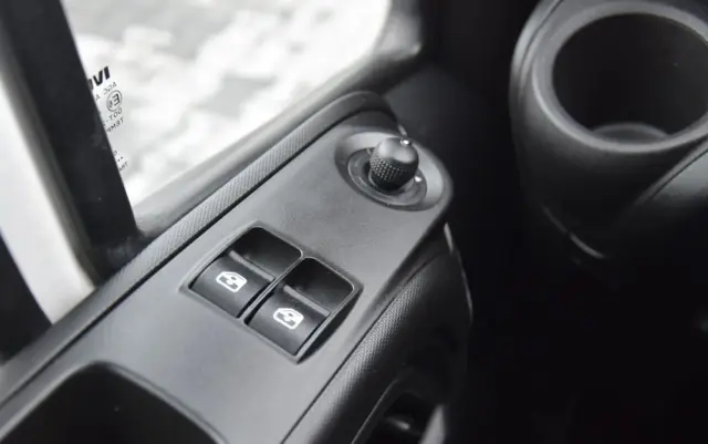 IVECO DAILY 35S12 / 2.3 - 120 KM / DOSTAWCZE / BLASZAK / KLIMA / TEMPOMAT / KLIMA / TRYB CITY / SERWISOWANY / SPROWADZONY Z NIEMIEC 