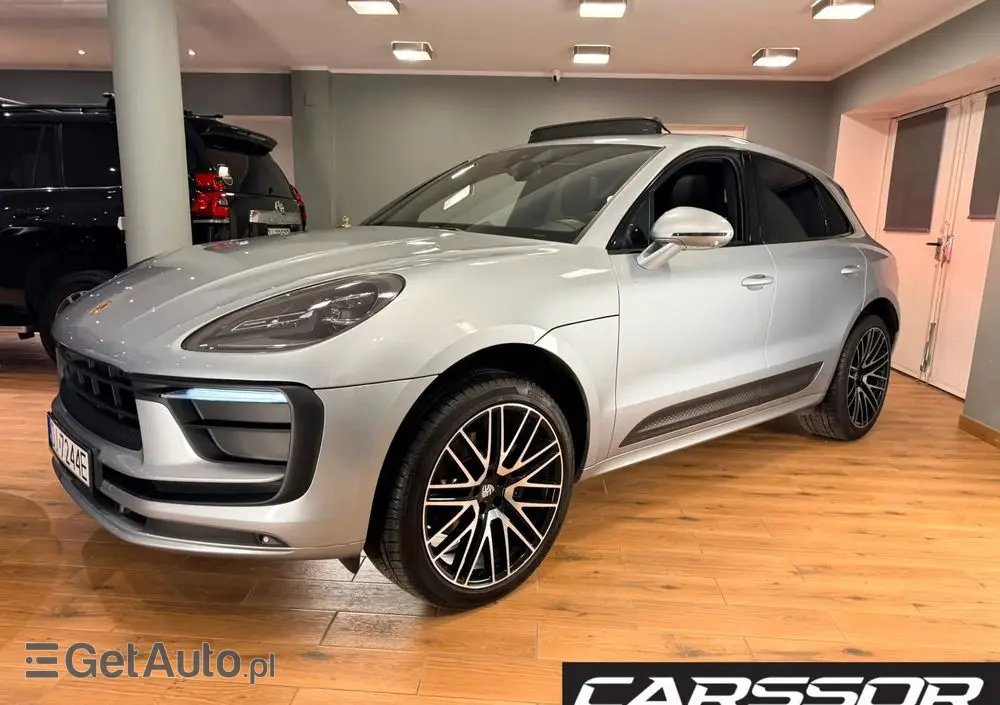 PORSCHE Macan Standard