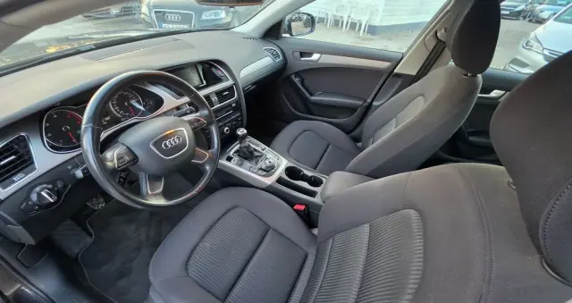 AUDI A4 Limousine 
