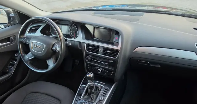 AUDI A4 Limousine 