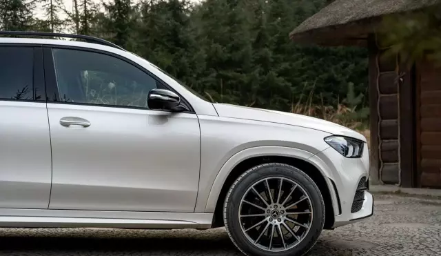 MERCEDES-BENZ GLE 