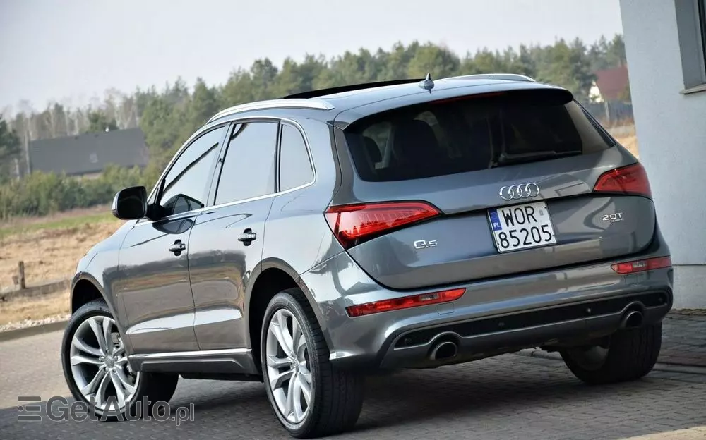 AUDI Q5 