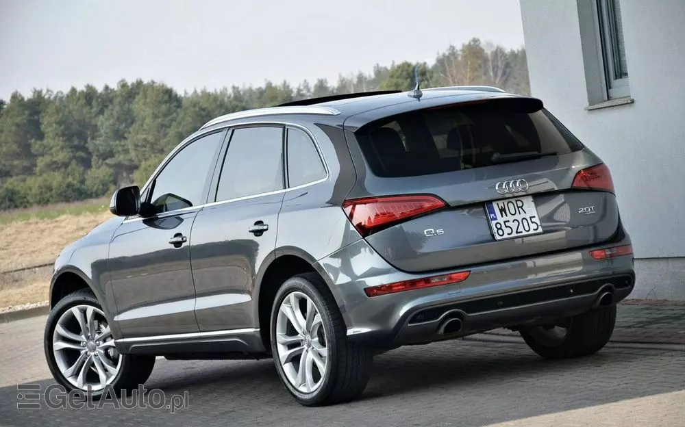 AUDI Q5 