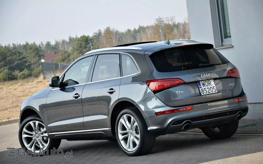 AUDI Q5 