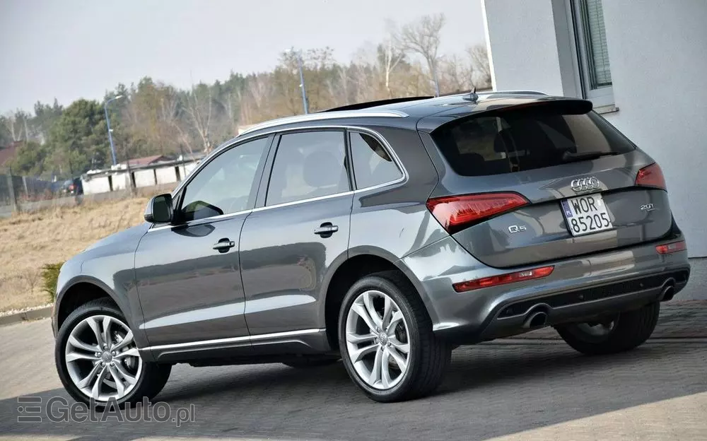 AUDI Q5 