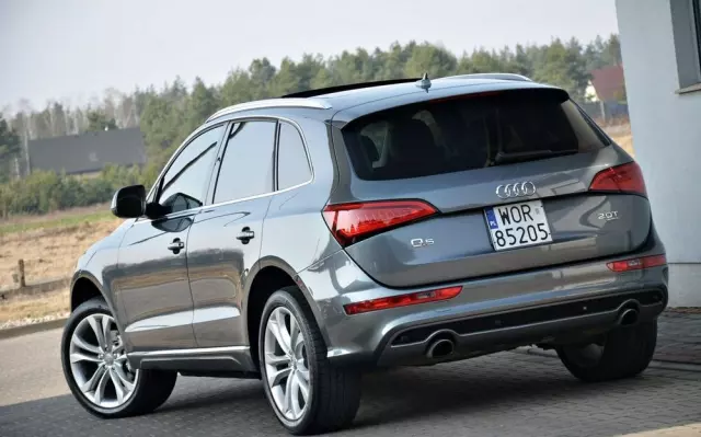 AUDI Q5 
