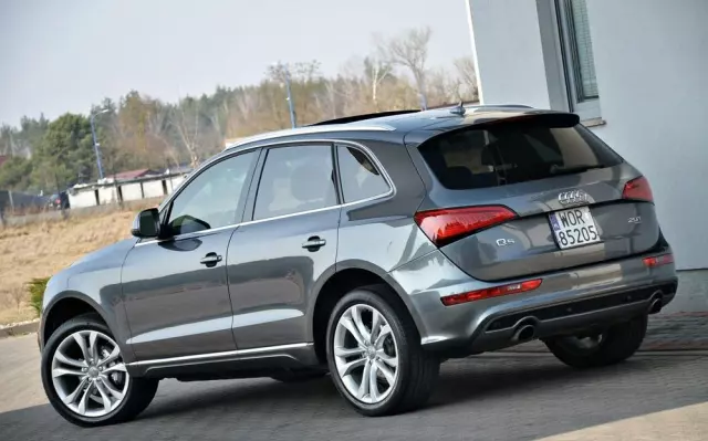 AUDI Q5 