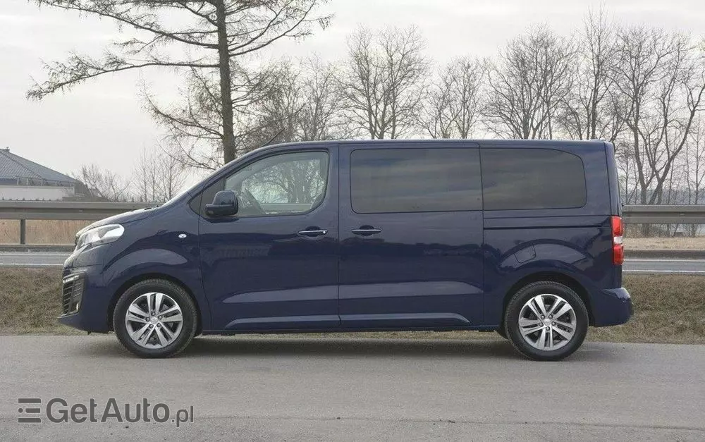 PEUGEOT Traveller 