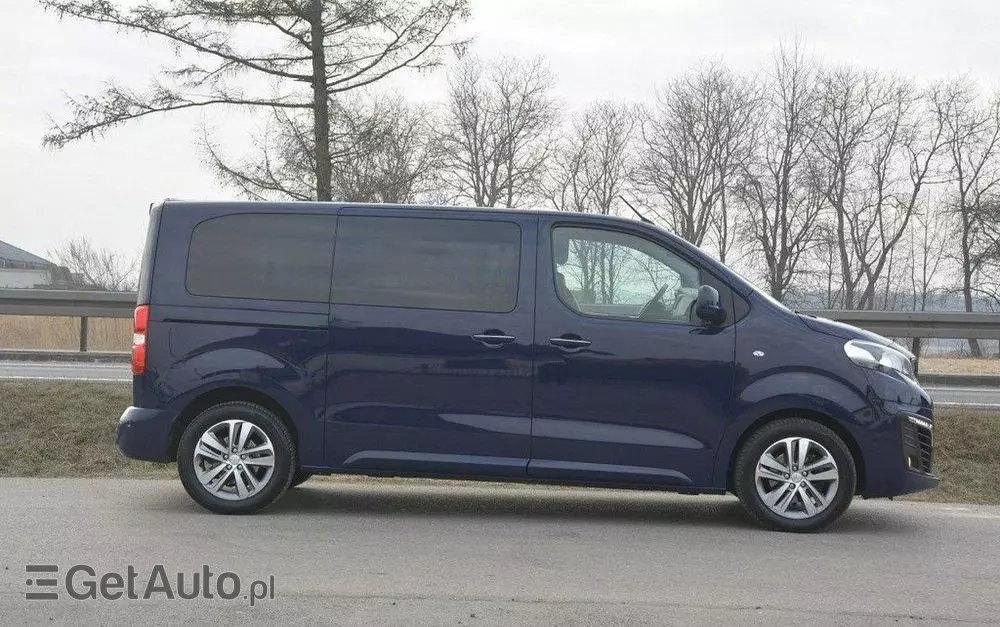PEUGEOT Traveller 