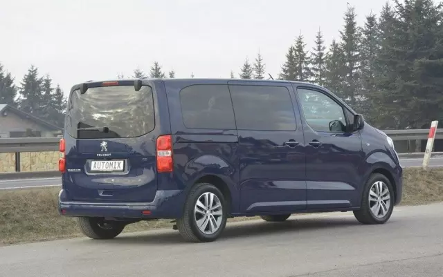 PEUGEOT Traveller 