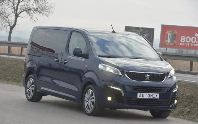 PEUGEOT Traveller 