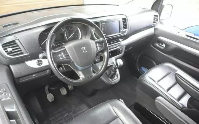 PEUGEOT Traveller 