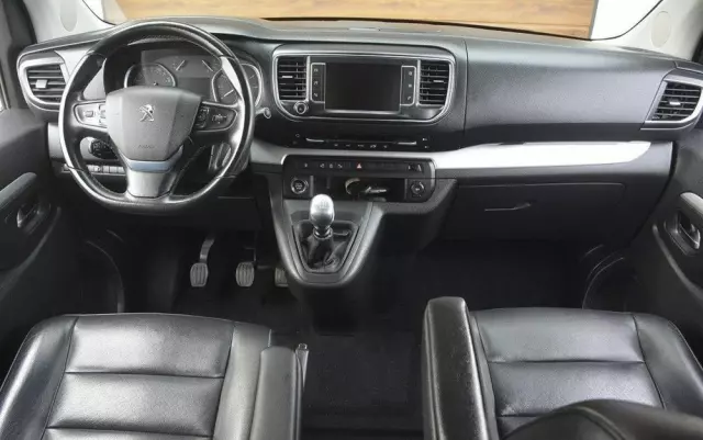 PEUGEOT Traveller 