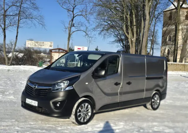 OPEL Vivaro 