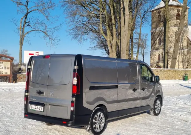 OPEL Vivaro 