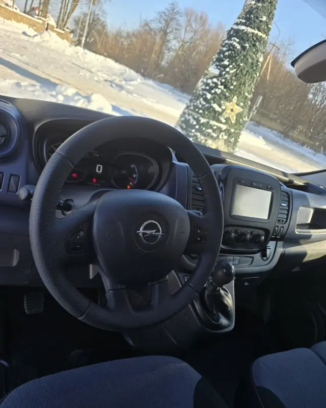 OPEL Vivaro 