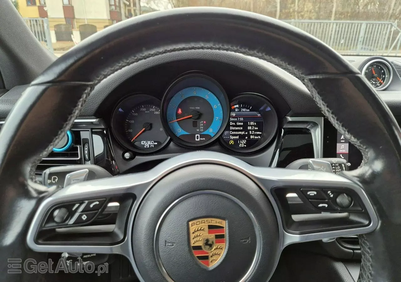 PORSCHE Macan Standard