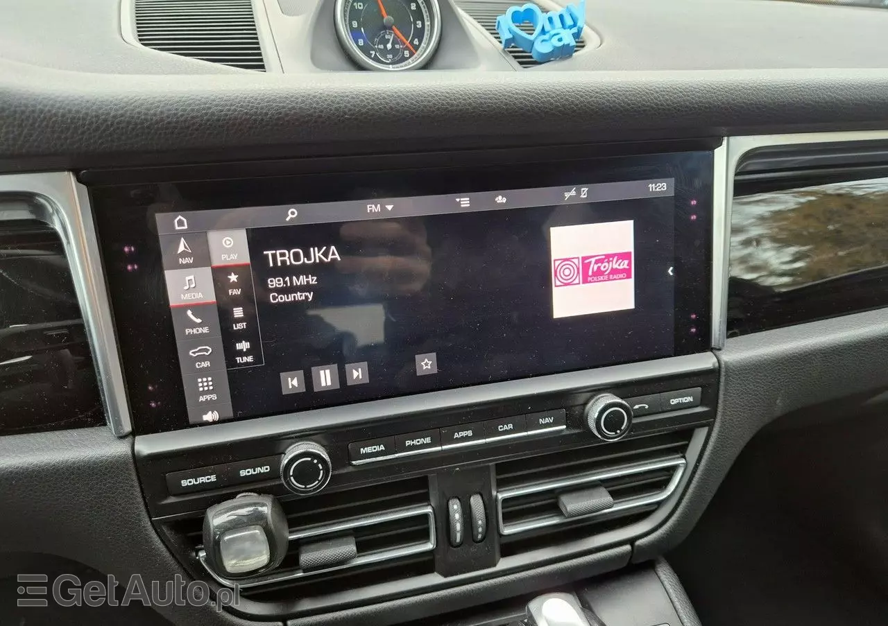 PORSCHE Macan Standard