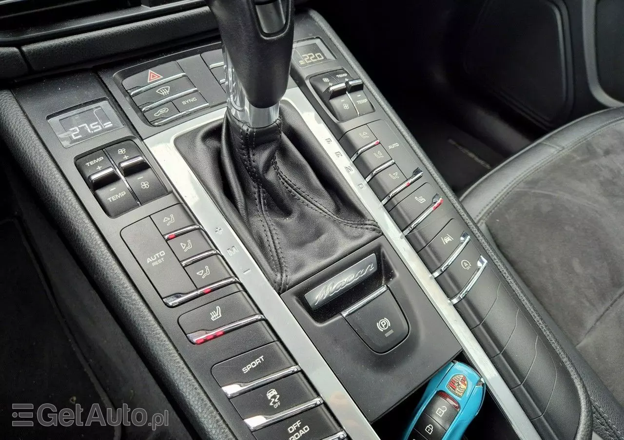 PORSCHE Macan Standard