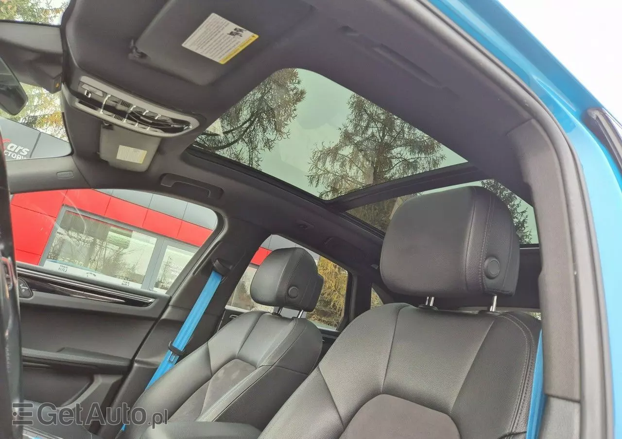 PORSCHE Macan Standard