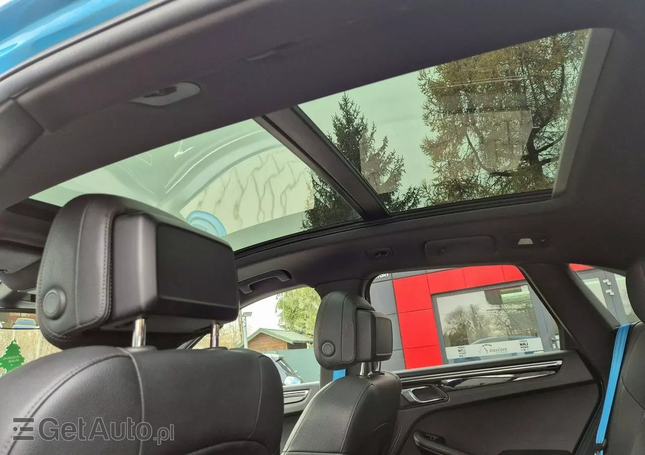 PORSCHE Macan Standard