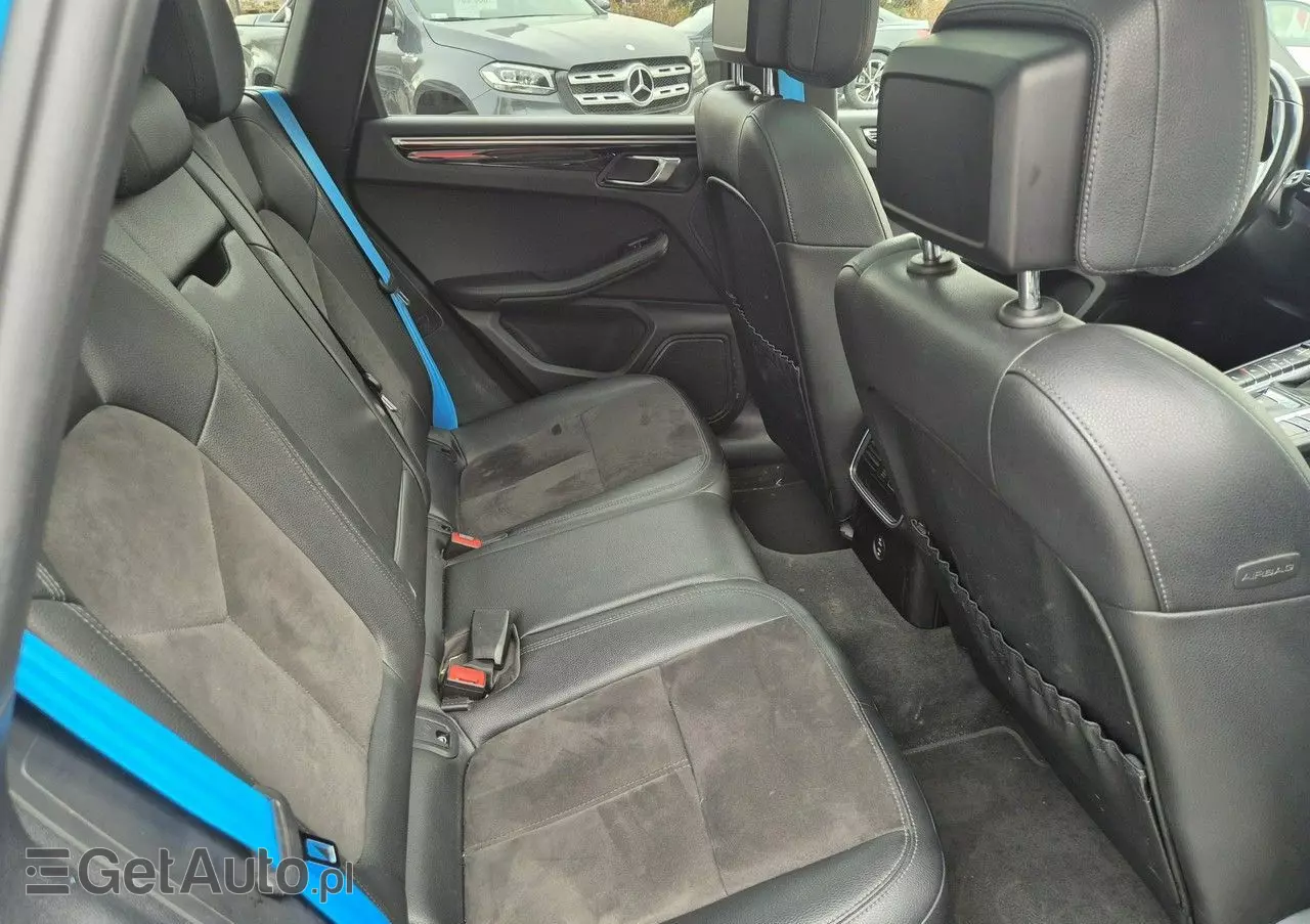 PORSCHE Macan Standard