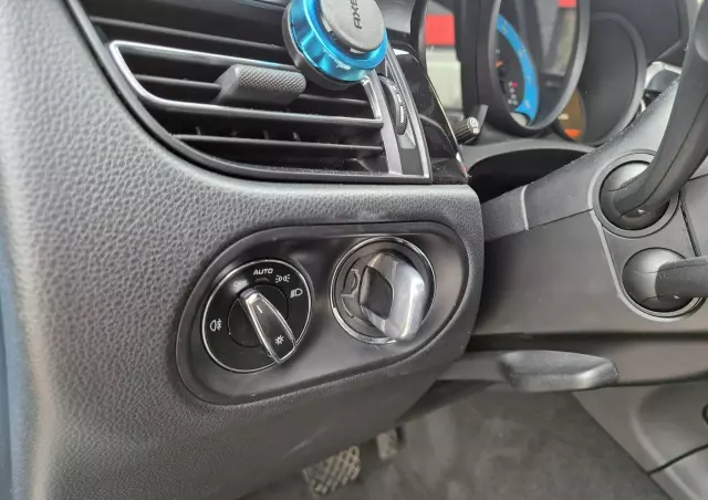 PORSCHE Macan Standard