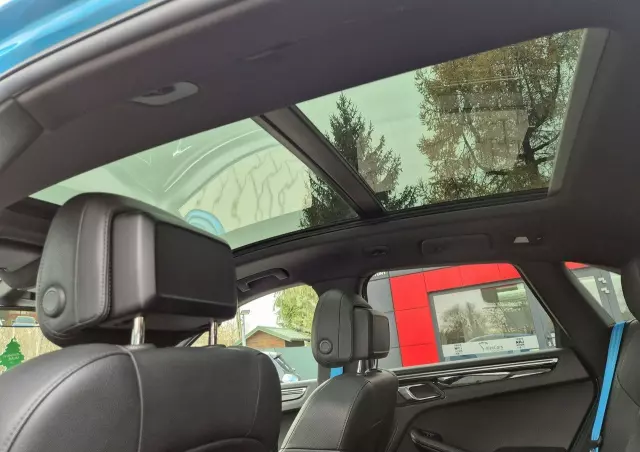 PORSCHE Macan Standard