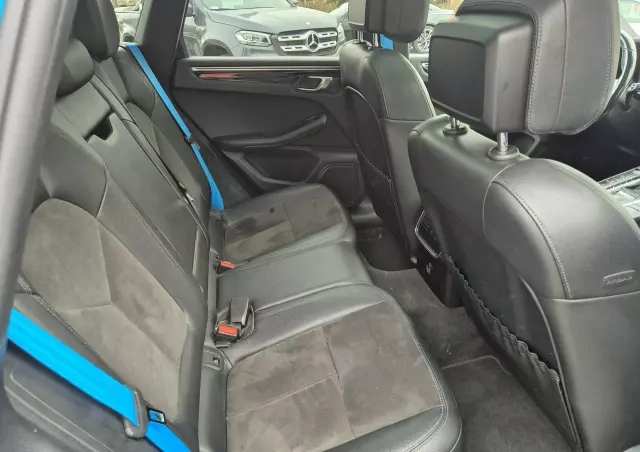 PORSCHE Macan Standard