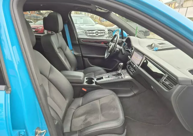 PORSCHE Macan Standard