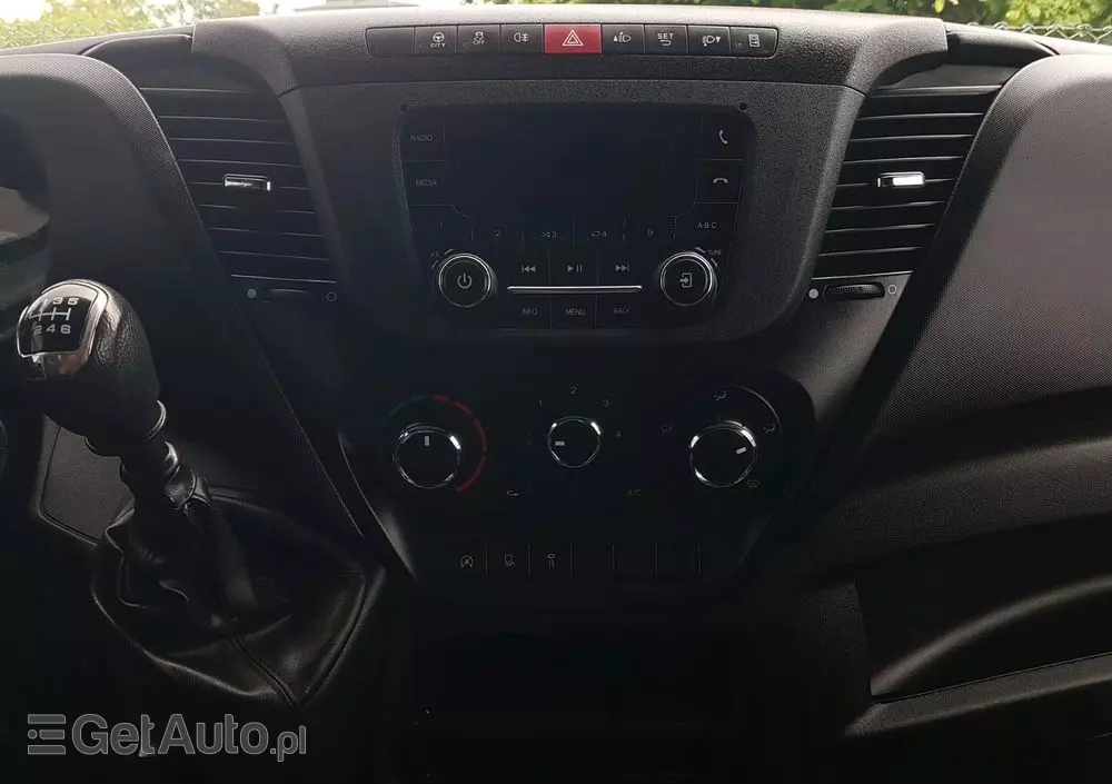 IVECO DAILY KONTENER NISKOPODŁOGOWY 4,43x2,23x2,42 SKLEP FOODTRUCK BAR KLIMA KONIOWÓZ KAMPER 