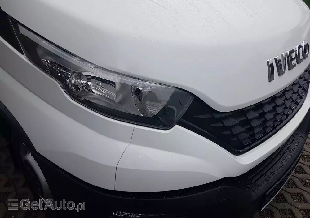 IVECO DAILY KONTENER NISKOPODŁOGOWY 4,43x2,23x2,42 SKLEP FOODTRUCK BAR KLIMA KONIOWÓZ KAMPER 