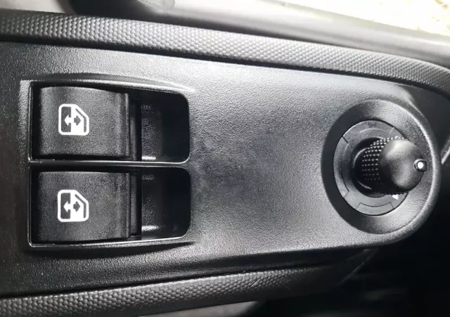 IVECO DAILY KONTENER NISKOPODŁOGOWY 4,43x2,23x2,42 SKLEP FOODTRUCK BAR KLIMA KONIOWÓZ KAMPER 