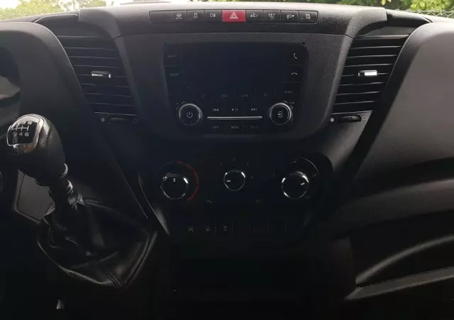 IVECO DAILY KONTENER NISKOPODŁOGOWY 4,43x2,23x2,42 SKLEP FOODTRUCK BAR KLIMA KONIOWÓZ KAMPER 