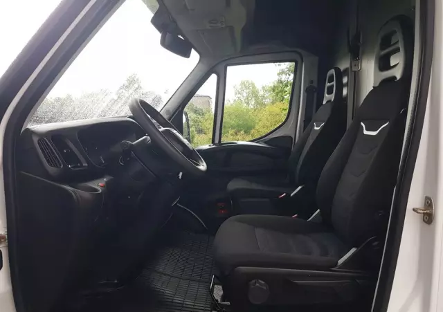 IVECO DAILY KONTENER NISKOPODŁOGOWY 4,43x2,23x2,42 SKLEP FOODTRUCK BAR KLIMA KONIOWÓZ KAMPER 