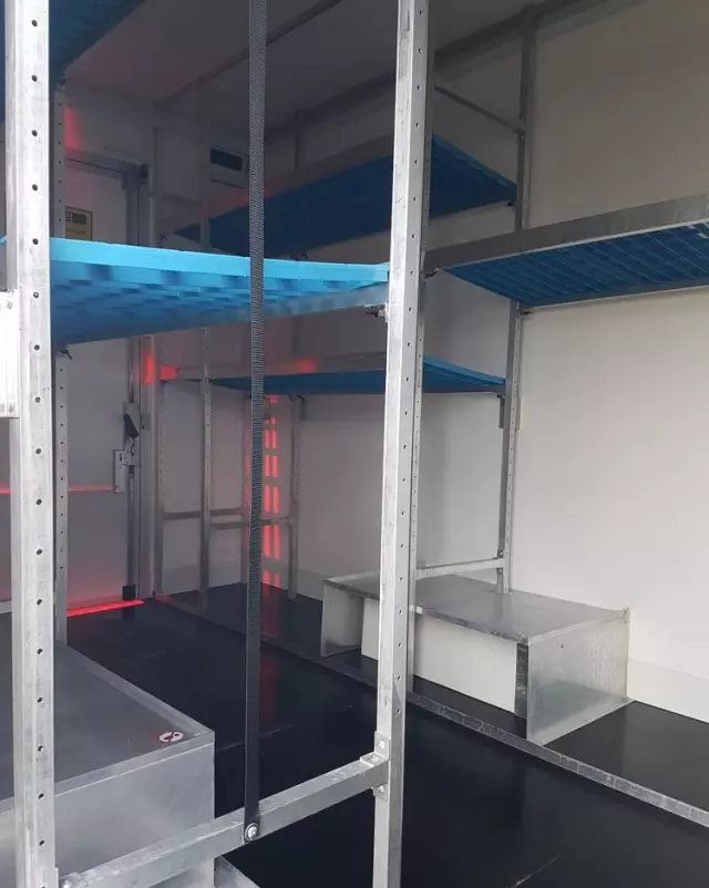 IVECO DAILY KONTENER NISKOPODŁOGOWY 4,43x2,23x2,42 SKLEP FOODTRUCK BAR KLIMA KONIOWÓZ KAMPER 