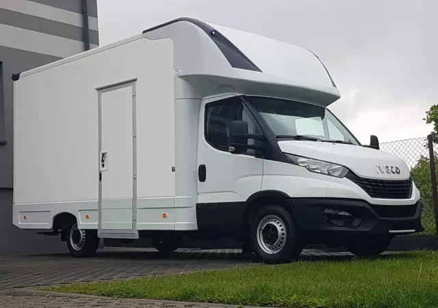 IVECO DAILY KONTENER NISKOPODŁOGOWY 4,43x2,23x2,42 SKLEP FOODTRUCK BAR KLIMA KONIOWÓZ KAMPER 