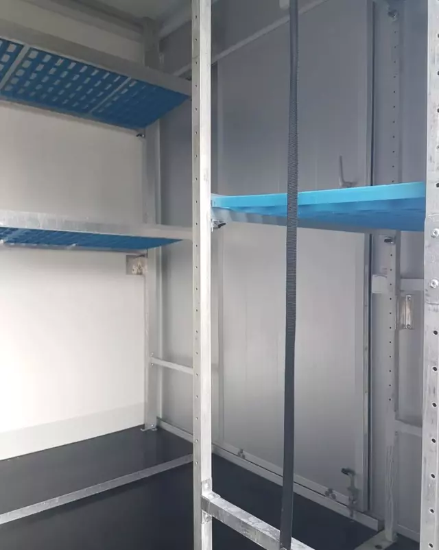 IVECO DAILY KONTENER NISKOPODŁOGOWY 4,43x2,23x2,42 SKLEP FOODTRUCK BAR KLIMA KONIOWÓZ KAMPER 