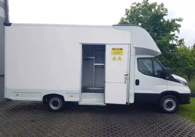 IVECO DAILY KONTENER NISKOPODŁOGOWY 4,43x2,23x2,42 SKLEP FOODTRUCK BAR KLIMA KONIOWÓZ KAMPER 
