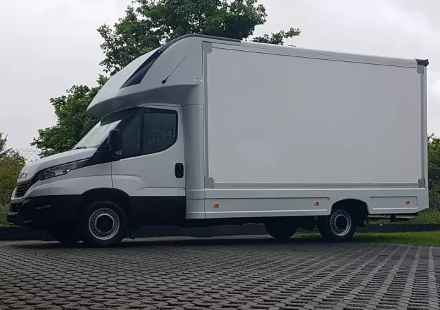 IVECO DAILY KONTENER NISKOPODŁOGOWY 4,43x2,23x2,42 SKLEP FOODTRUCK BAR KLIMA KONIOWÓZ KAMPER 