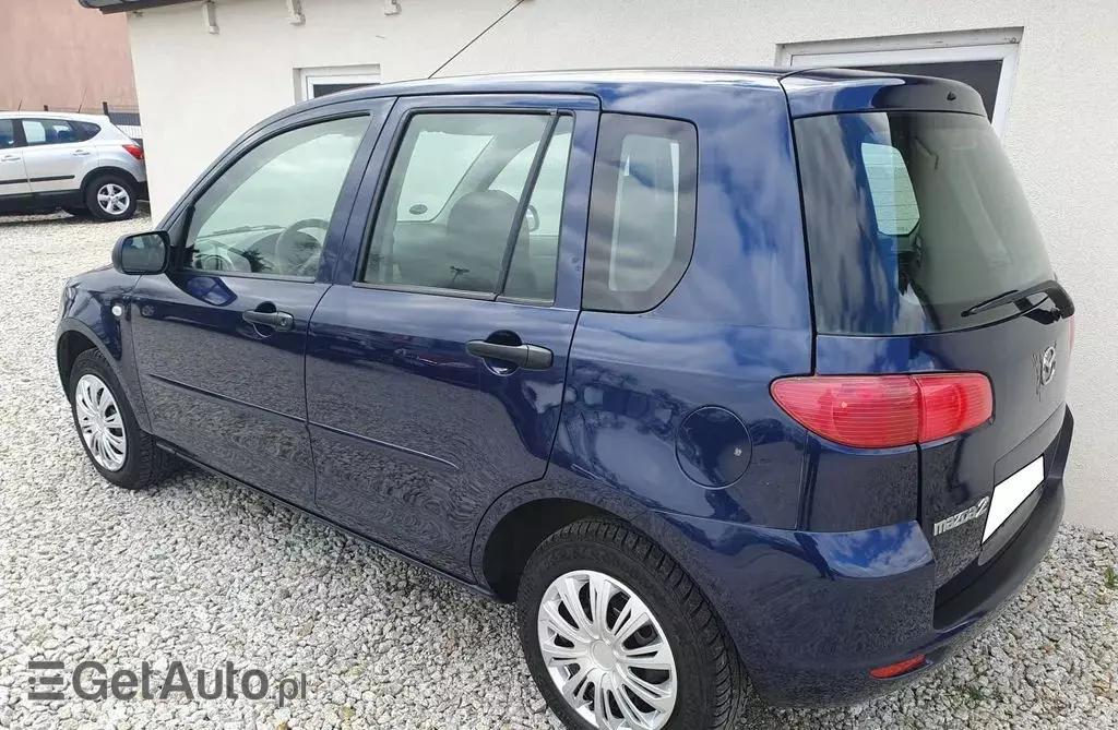 MAZDA 2 