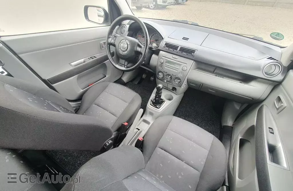 MAZDA 2 
