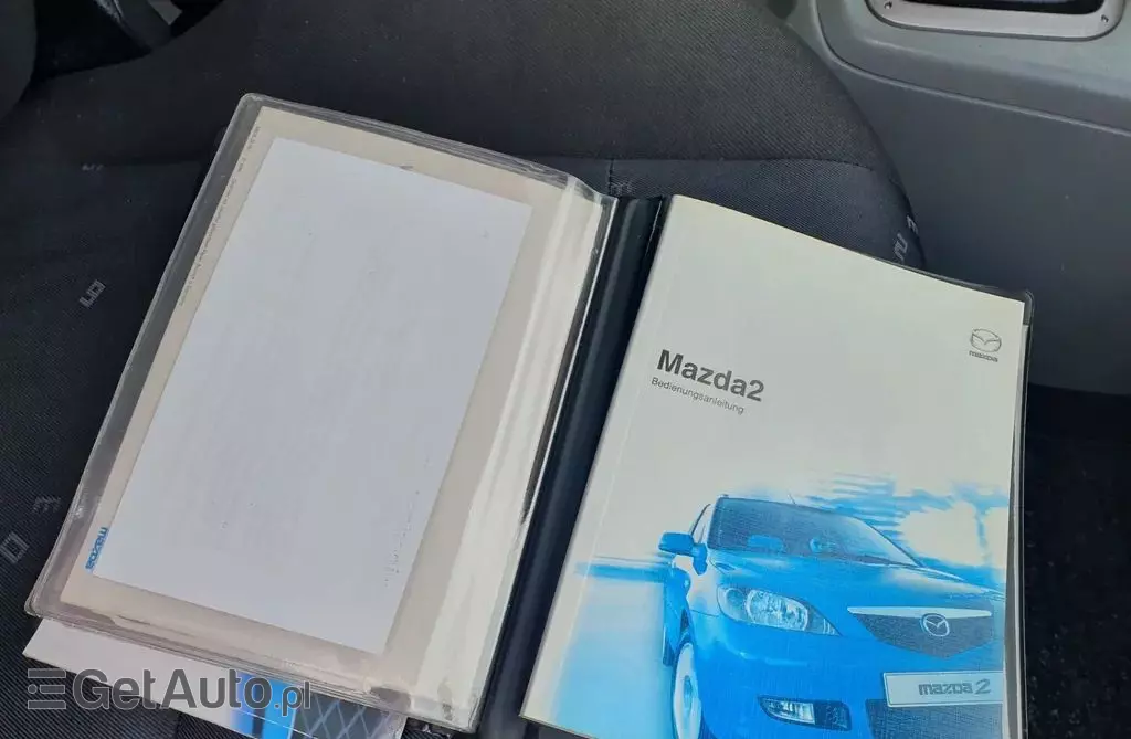 MAZDA 2 