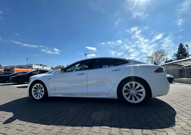 TESLA Model S 90 D
