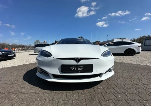 TESLA Model S 90 D