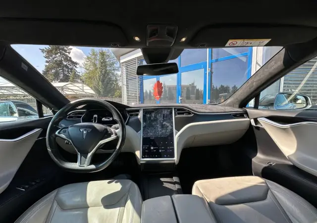 TESLA Model S 90 D